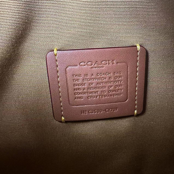 Coach Kailey Shoulder/Crossbody Bag In Pebble Leather/Yellow CY707 NWT - Picture 10 of 11